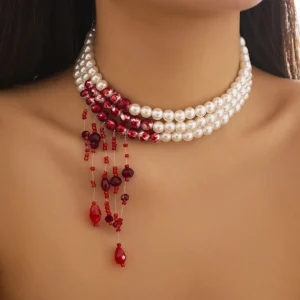 Collier Gothique avec Pendentif à Pompons